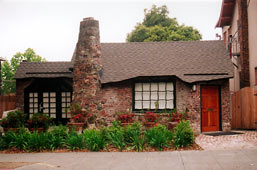 Image of Fox Cottage (2350 Bowditch)